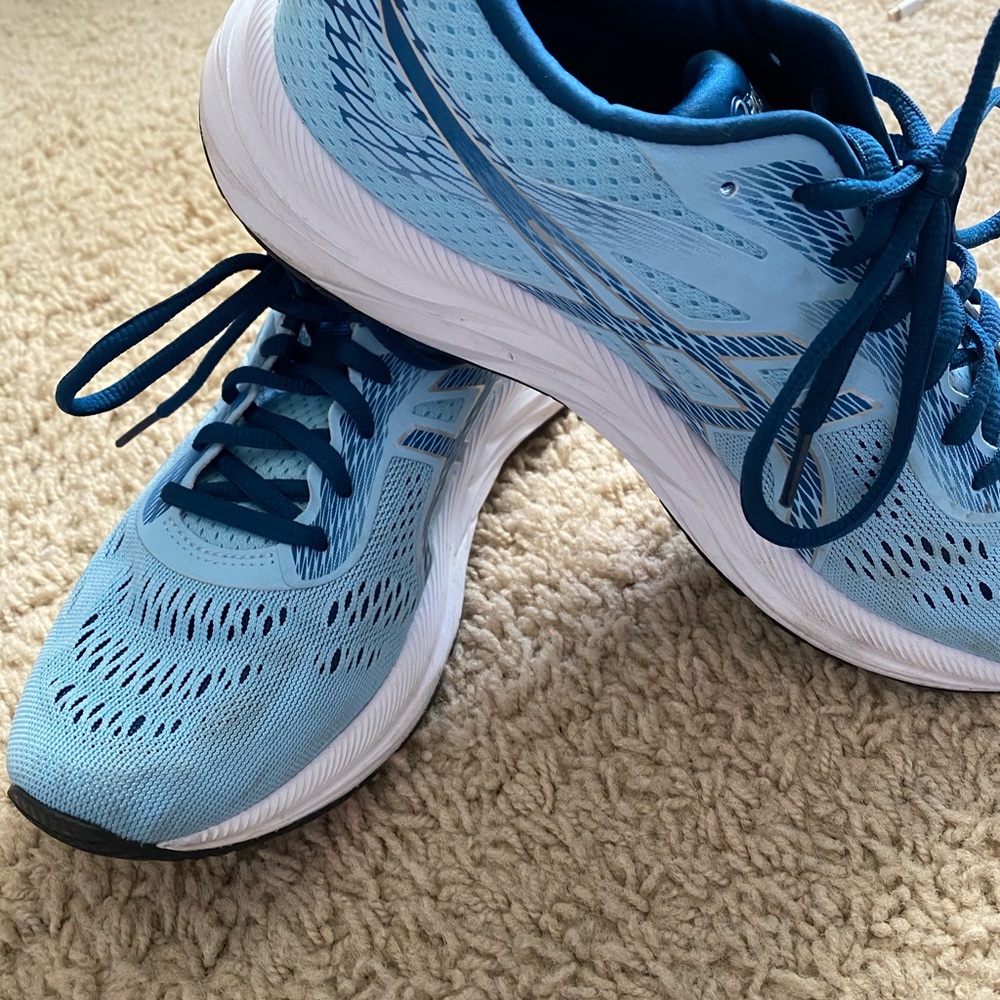 Blue like new ASICS